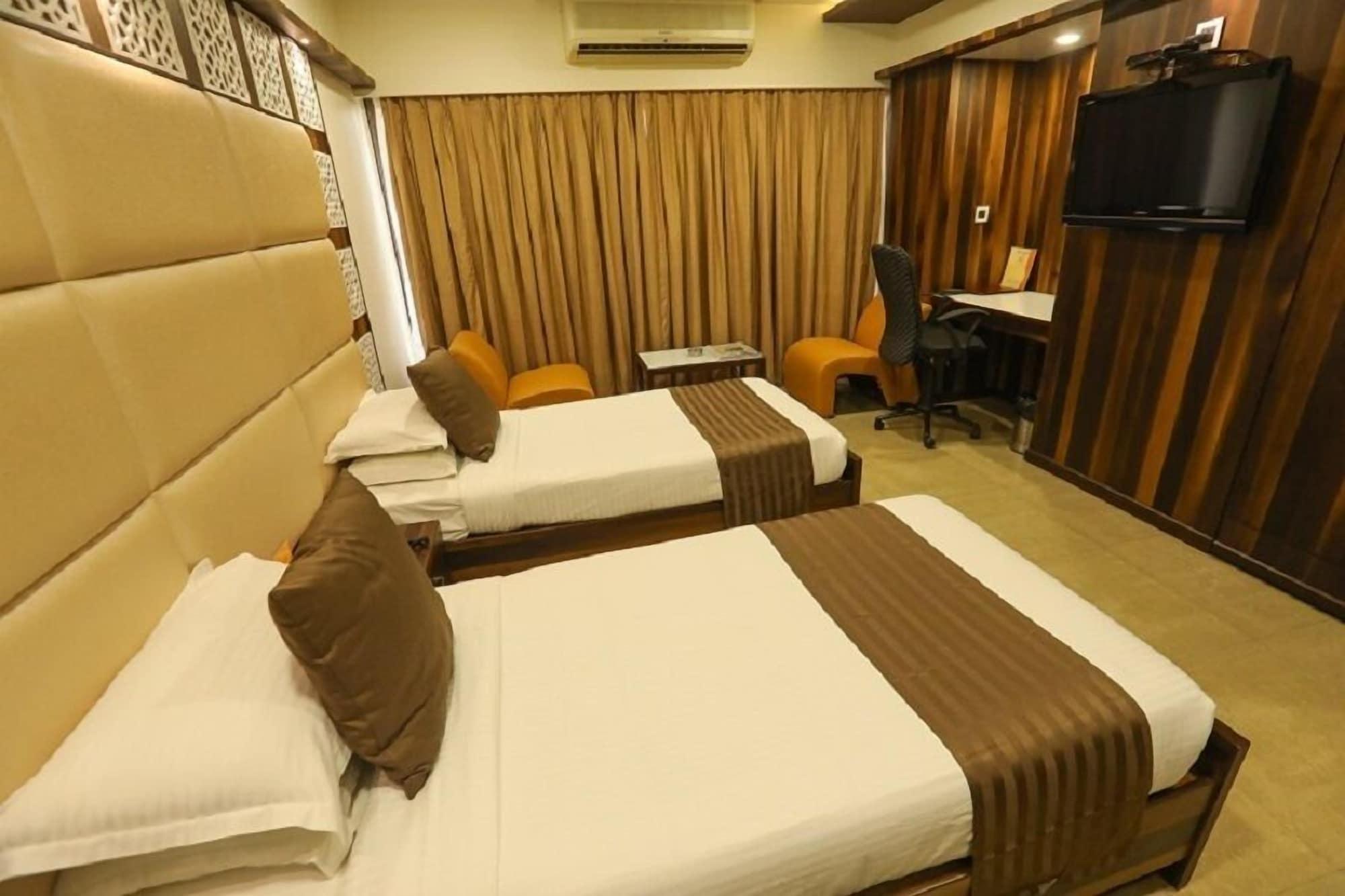 Jyoti Dwelling Hotel Mumbai Exterior photo