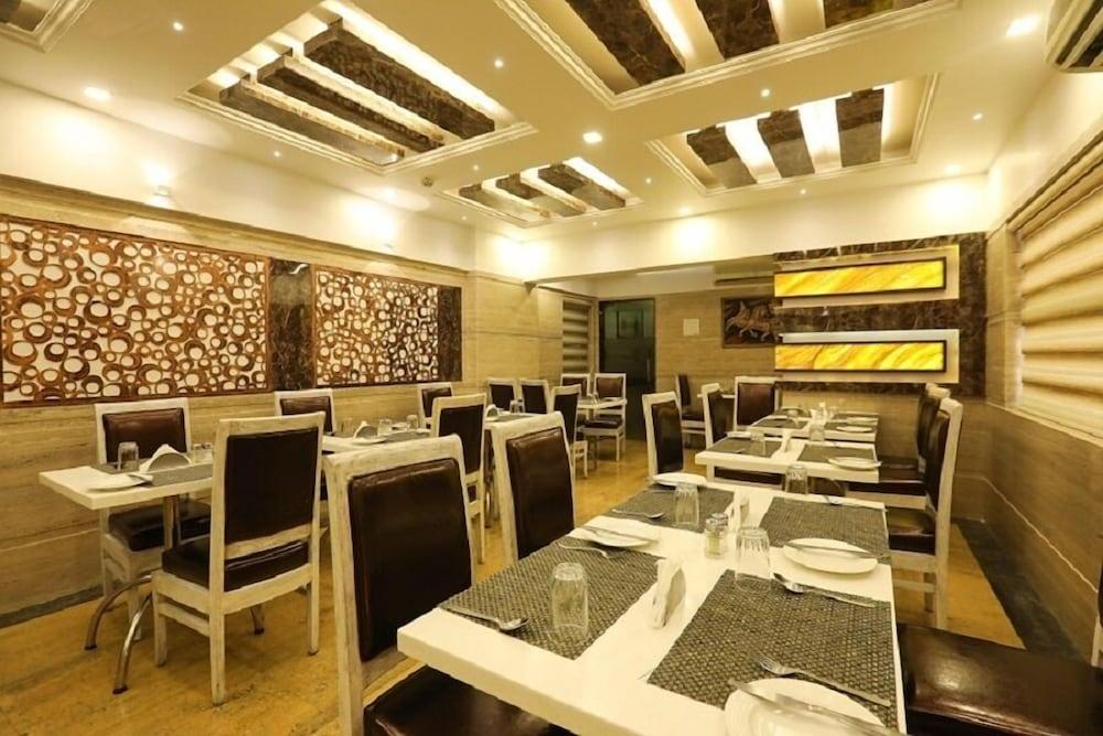 Jyoti Dwelling Hotel Mumbai Exterior photo